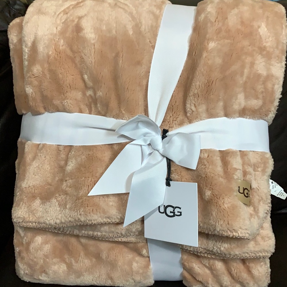 Ugg throw